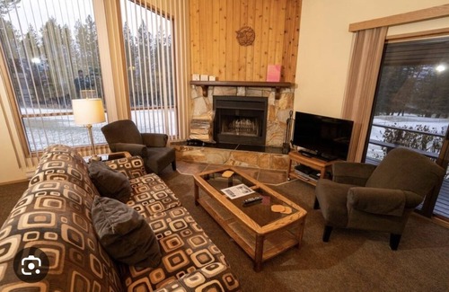 East Kootenay Resort | Inviting Fairmont Hot Springs Retreat with Pool & Spa Access