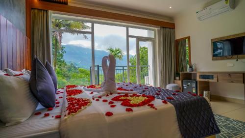 Thodakayam Hotel | Winter Note Resorts: Oceanfront Retreat with Pool Access