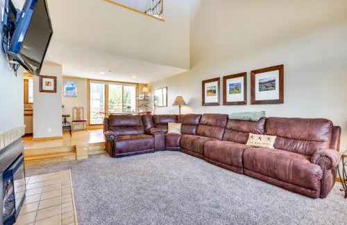 Winter Park Apartment | Cozy Winter Park Condo Near Ski Resort with Hot Tub
