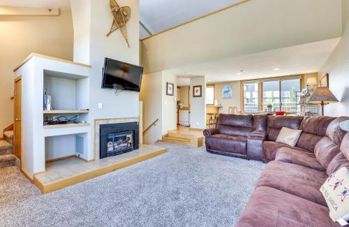 Winter Park Apartment | Cozy Winter Park Condo Near Ski Resort with Hot Tub