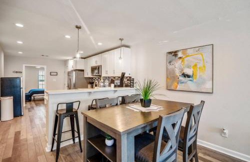 Washington Ave./ Memorial Park House | Experience The Downtown Winter Retreat @ Historic 1st Ward