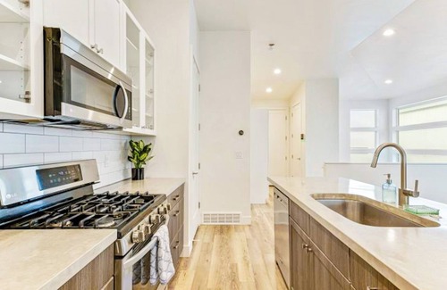 Bluffdale House | Winter Retreat-Hot Tub, Shuffle Board, Pool Table