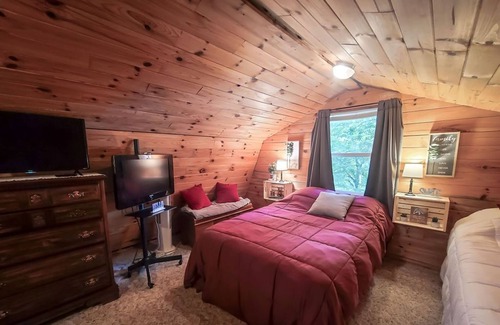 Deer River Cabin | Winter Bliss: Snowmobile & Ice Fishing Getaway Awaits