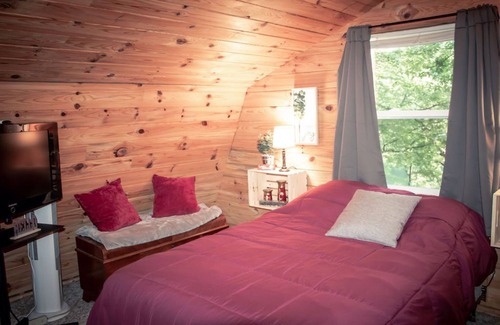Deer River Cabin | Winter Bliss: Snowmobile & Ice Fishing Getaway Awaits