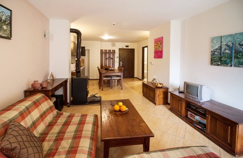 Shiligarnika Ski Chalet | Cozy Winter Ski Chalet for 6 - Perfect for Family Getaways