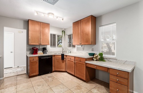 Chandler House | Inviting Retreat with Private Pool and Spa – Guest Rated 9.8
