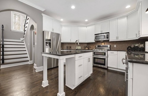 Mooresville House | Experience August Specials: Pet-Friendly Retreat with Views