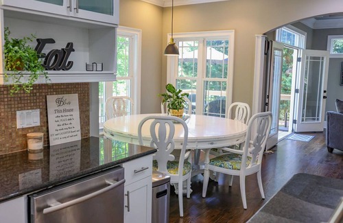 Mooresville House | Experience August Specials: Pet-Friendly Retreat with Views