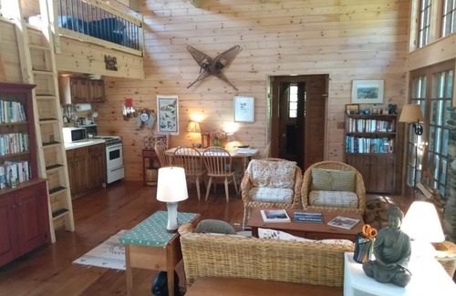 Greensboro House | Winter & Summer Lakeside Retreat: Lake Caspian, 14 Guests Summer, 8 Winter