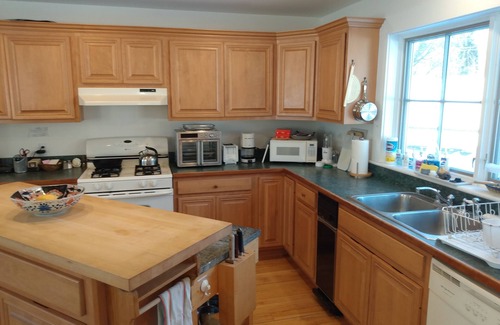 Greensboro House | Winter & Summer Lakeside Retreat: Lake Caspian, 14 Guests Summer, 8 Winter