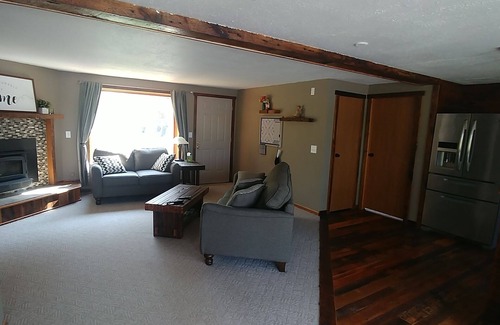 Rhinelander House | Guest Rated 9.6: Wintergreen on Boom Lake with Pool & Breakfast