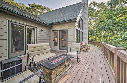 Roseland Cottage | Wintergreen Resort Home: Deck & Steps to Ski Slopes