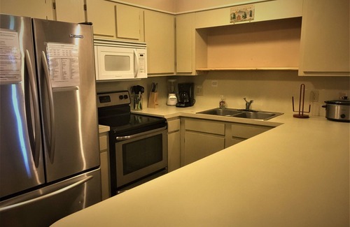 Ghent Apartment | Winterplace Condo D302: Family-Friendly Retreat with Kitchen