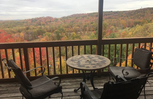 Ghent Apartment | Winterplace Condo D302: Family-Friendly Retreat with Kitchen