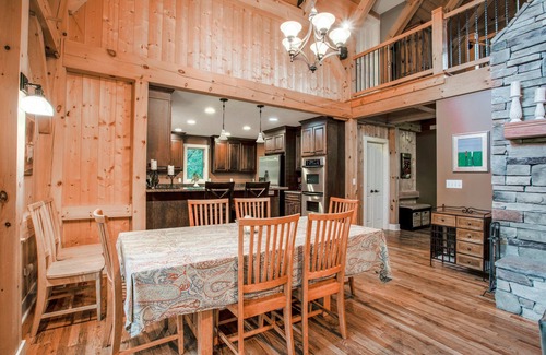 Fairview Cabin | Experience Winters Haven: Hot Tub & Mountain Retreat Awaits!