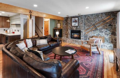 Steamboat Springs Apartment | Pet-Friendly Winterset 8 Townhouse with Breakfast & Hot Tub