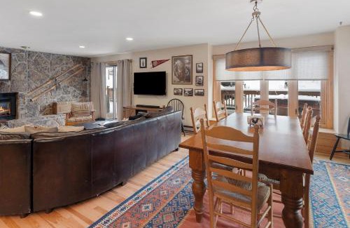 Steamboat Springs Apartment | Pet-Friendly Winterset 8 Townhouse with Breakfast & Hot Tub