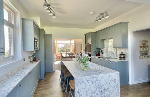 Ramsgate House | Family-Friendly Winterstoke View: Beach Retreat with Pets Welcome