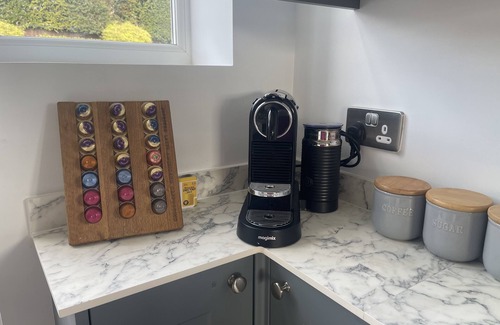 Ramsgate House | Family-Friendly Winterstoke View: Beach Retreat with Pets Welcome