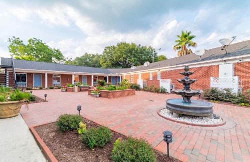 Barnwell Hotel | Budget-Friendly Stay at Winton Inn & Suites with Dining