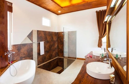 Kayu Putih Villa | Pet-Friendly Retreat at Winy-villa Lovina for Families