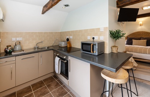 Chedington Hotel | Winyard's Gap Inn: Guest Rated 10/10 with Family-Friendly Amenities