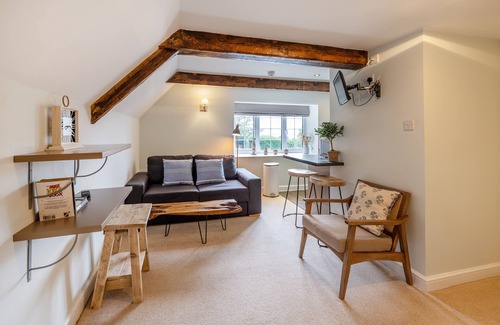 Chedington Hotel | Winyard's Gap Inn: Guest Rated 10/10 with Family-Friendly Amenities