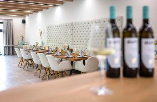 Kornberg bei Riegersburg House | Exceptional Winzer Suite at Weingut Dietl - Family Friendly