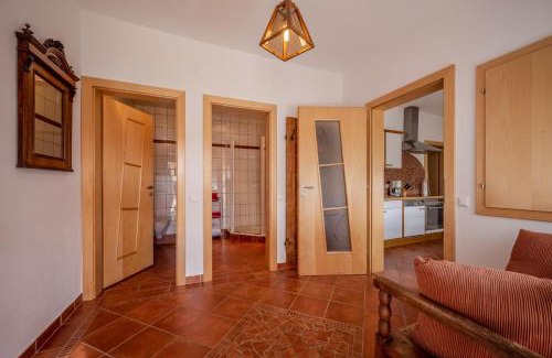 Purbach am Neusiedlersee House | Ideal Getaway at Winzerferienhaus Schüller with Breakfast