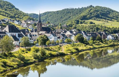 Neef Apartment | Family-Friendly Retreat at Winzerhaus Schenk