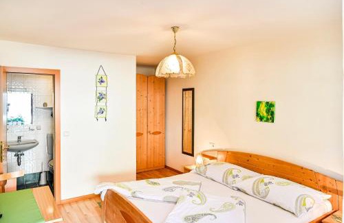 Oberloiben Apartment | Family-Friendly Retreat at Winzerhof Mörtinger