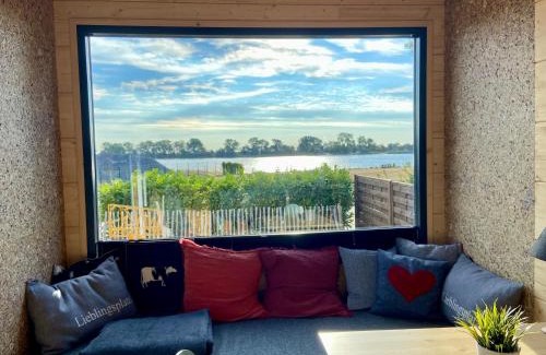 Elsfleth Apartment | Top-Rated WiNZiG Wohnen Tiny House SKADI by the Ocean