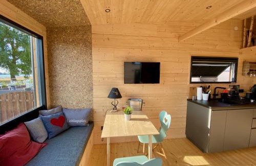Elsfleth Apartment | Top-Rated WiNZiG Wohnen Tiny House SKADI by the Ocean