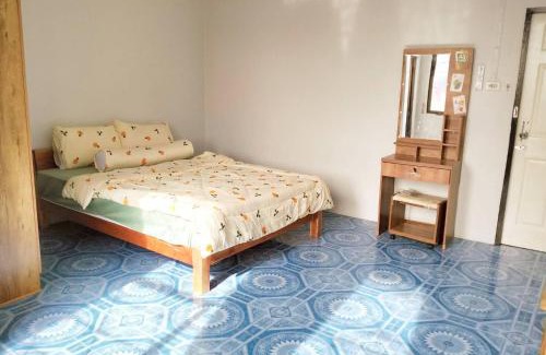 Kho Hong Apartment | Family-Friendly Wipada Room: Ideal for Your Next Getaway