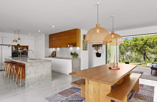 Fingal House | Experience Wirilda: Modern Oasis with Oceanfront Bliss