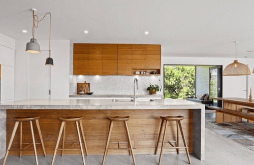 Fingal House | Experience Wirilda: Modern Oasis with Oceanfront Bliss