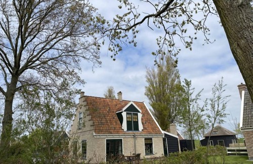 Hippolytushoef House | Unforgettable Stay at Wiringherlant by Interhome: 10/10 Rating
