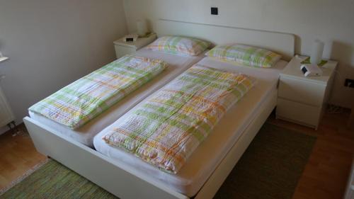 Merklingen Apartment | Oceanfront Retreat at Wirtsbauers-Ferienwohnung - 9.7/10