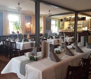Markt Nordheim Hotel | Discover Wirtshaus am Markt: Family-Friendly Getaway