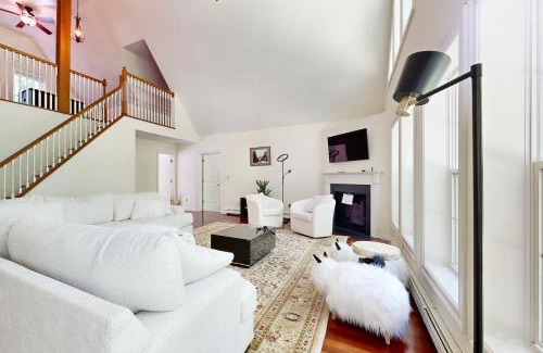 Wiscasset House | Discover Family-Friendly Comfort at Wiscasset Woodlands