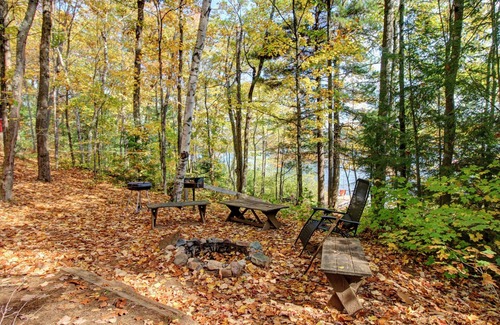 Lac du Flambeau Cabin | Cozy Northwoods Cabin with Private Dock for Families & Pets