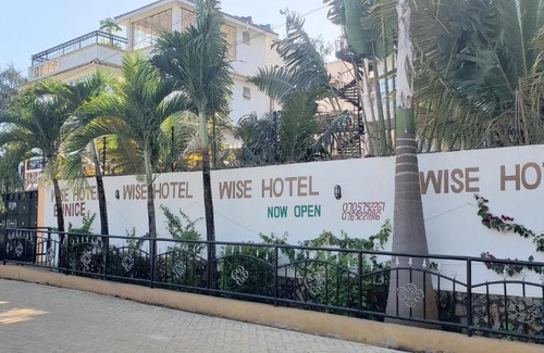 Mtwapa Apartment | Budget-Friendly Wise Hotel with Pool & Family Amenities