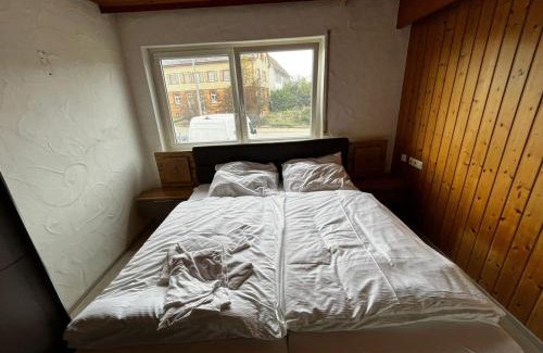 Neuhausen ob Eck Apartment | Cozy Double Room Near Take-Off Gewerbepark for Families