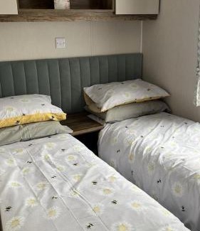 Wiseman's Bridge Apartment | Wiseman Bridge Caravan Retreat- Minutes to Beach