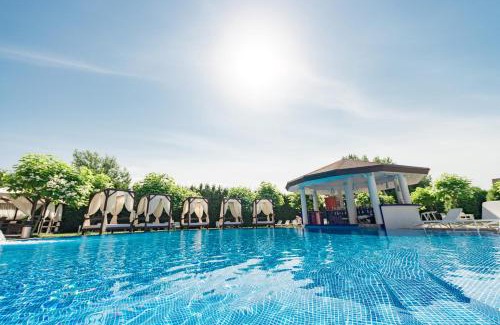 Vyshen'ky Hotel | Relax at WISH Aqua&SPA Resort with Oceanfront Amenities