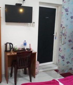 Bambalapitiya Hotel | Cozy Wish Residence SeaSide with Breakfast Near Durdans Hospital