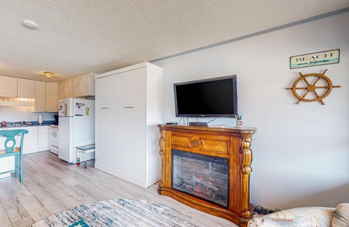 Neskowin Apartment | Oceanfront Retreat: Wish You Were Here, Kids Welcome!