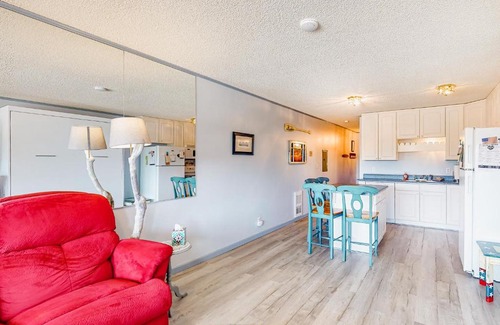 Neskowin Apartment | Oceanfront Retreat: Wish You Were Here, Kids Welcome!