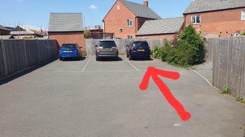 Lichfield Apartment | Guest Rated: 9.4 at Wishart Drive – Pet & Child Friendly