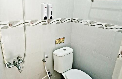 Dawuan Hotel | Cozy WISMA ANDALI Syariah: Child-Friendly Stay Near RSUD